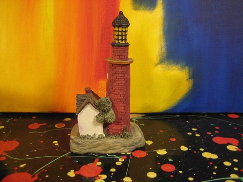 Red Brick Lighthouse w/ Attached Keeper's Home Miniature Resin/Ceramic Figurine - Picture 4 of 6