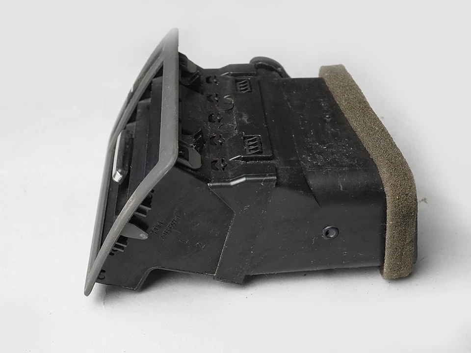 2010 - 2011 Mercury Milan Air Vent Grille Dashboard Nozzle Left Lh 19891Ac Foto 4 de 4