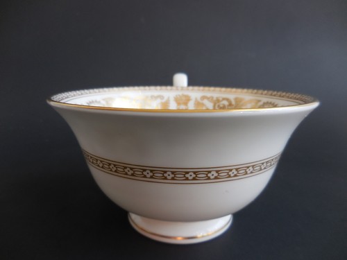 WEDGWOOD FLORENTINE GOLD TEA CUP PEONY SHAPE EXCELLENT CONDITION W4219 DRAGONS - Picture 8 of 10