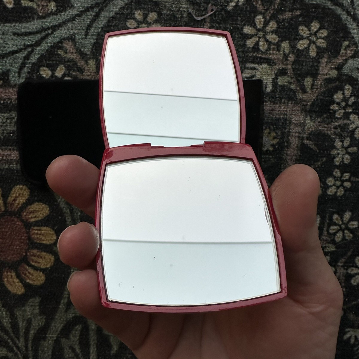 メイク道具・化粧小物 CHANEL Miroir Double Facettes 143 Diva Chanel Limited Edition Miroir Double Facettes 143 Diva