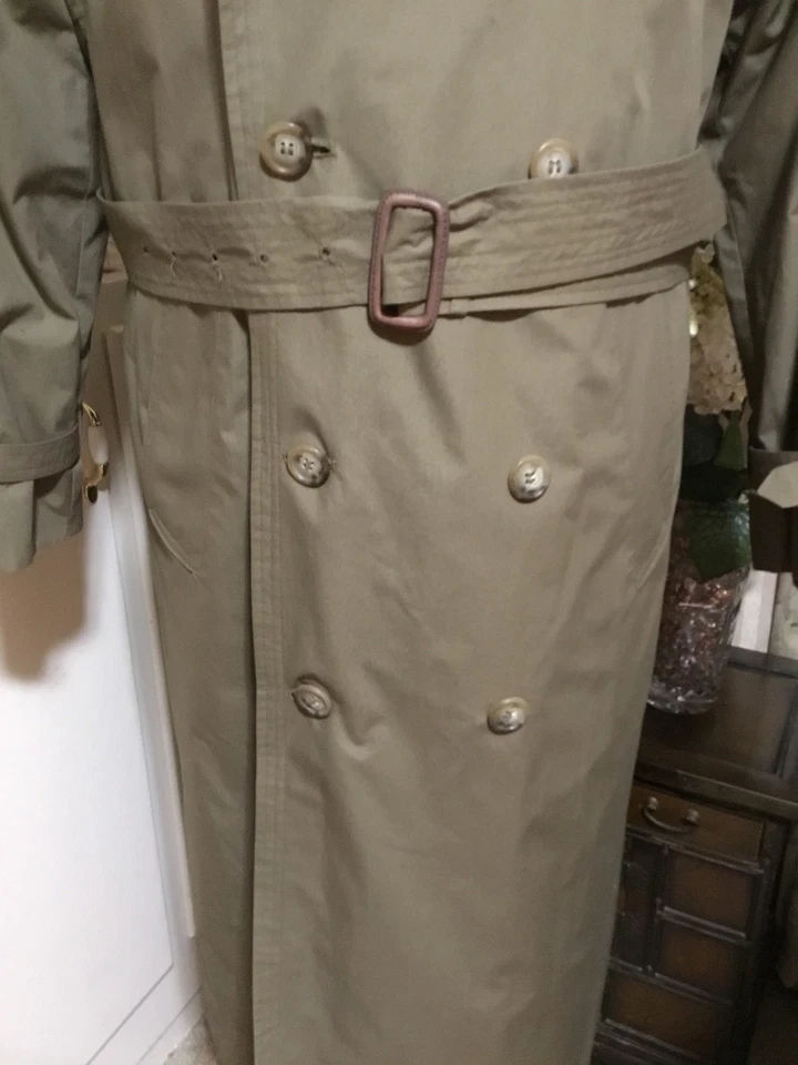 Men's Handsome Vintage London Fog Olive Green Trench Coat Overcoat 38R - Image 4 of 4