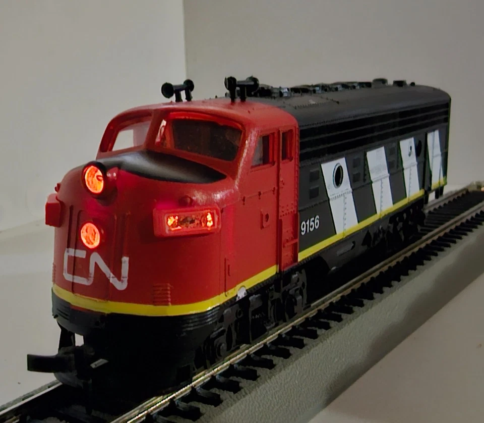Rare HO Model Power 6613 CP Rail F9 Canadian National Diesel Locomotive Playart - Image 3 of 4