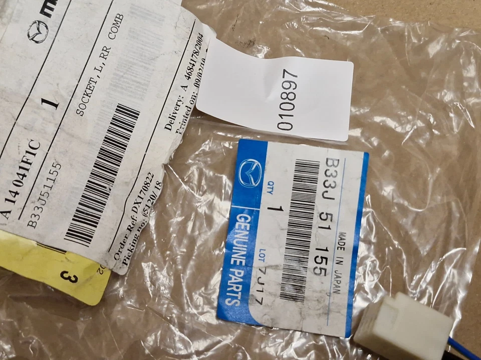 Luz trasera Mazda 323 lámpara cableado telar 2000-2010 B33J51155 genuino NUEVO OEM Foto 4 de 4