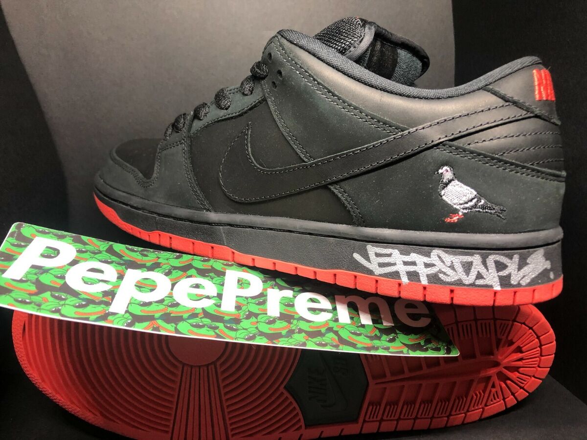 AUTOGRAPHED Nike SB Dunk Low Black Pigeon Size 9.5 TRD AUTOGRAPHED Nike SB Dunk Low Black Pigeon Size 9.5 TRD