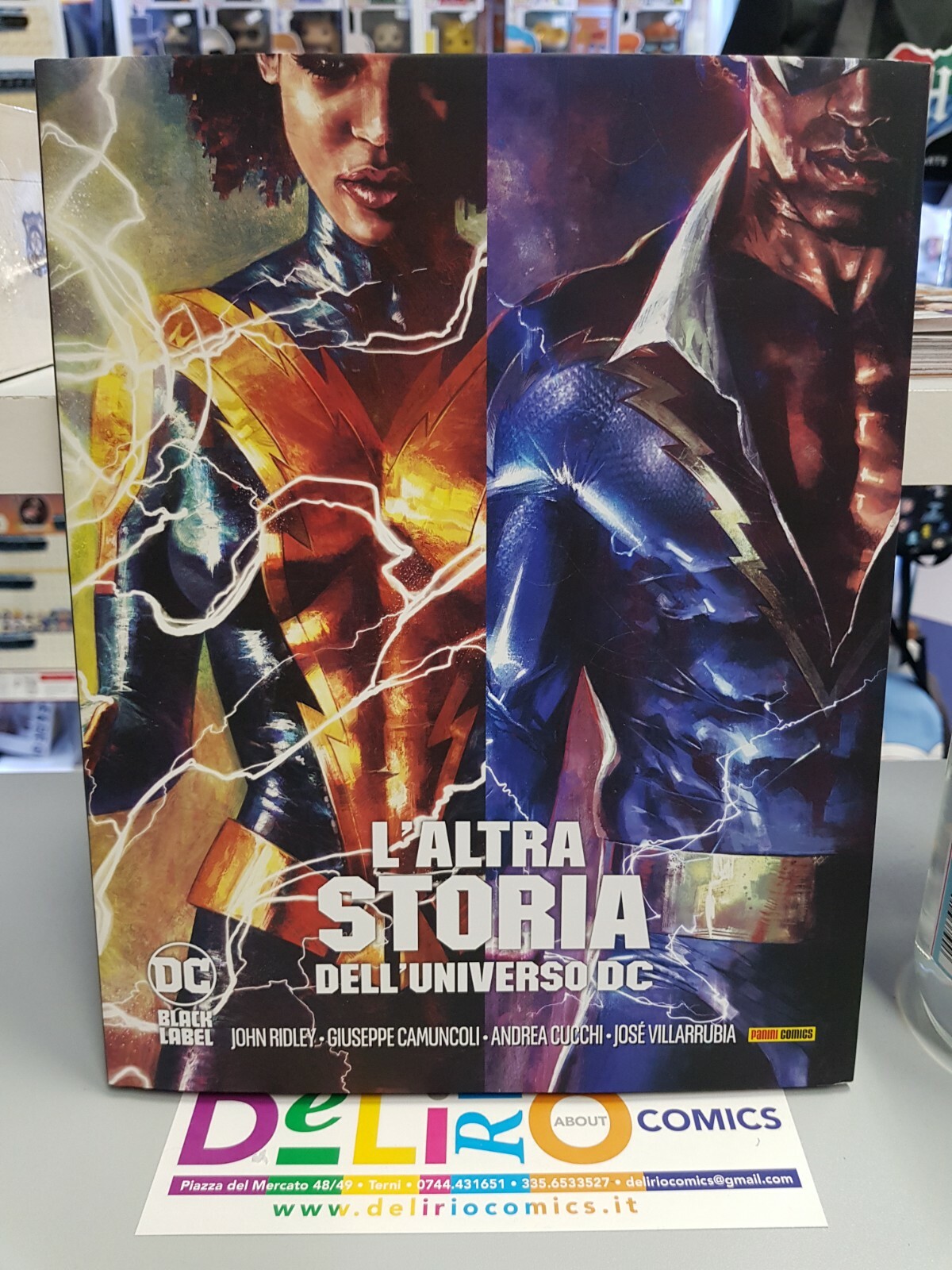 L'ALTRA STORIA DELL'UNIVERSO DC Ed. PANINI COMICS DC SCONTO 5%