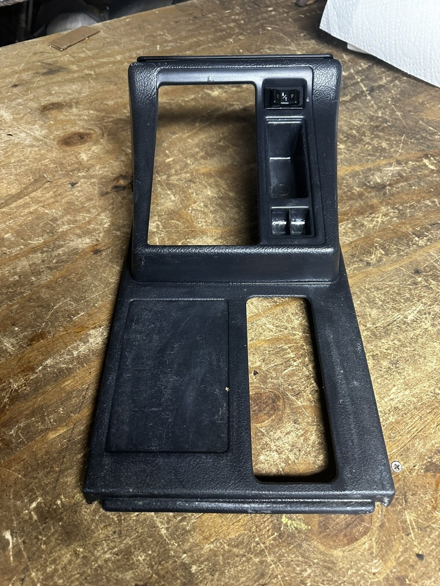 89-98 GEO TRACKER SUZUKI SIDEKICK A/T CENTER SHIFTING CONSOLE