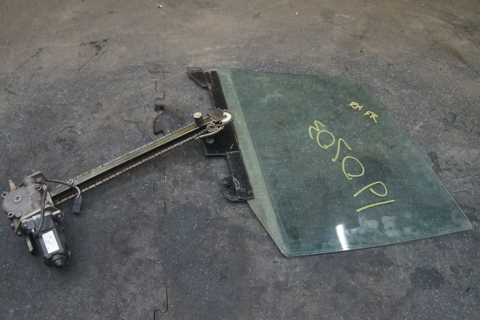 Front Right Door Window Glass Motor Chain Assembly OEM Bentley Turbo R 1991