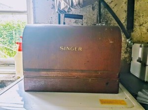 Vintage Singer Sewing Machine Hand Crank Manual 99k F5079974 With Hard