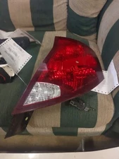Passenger Right Tail Light Sedan 4 Door Fits 03-07 ION 263211