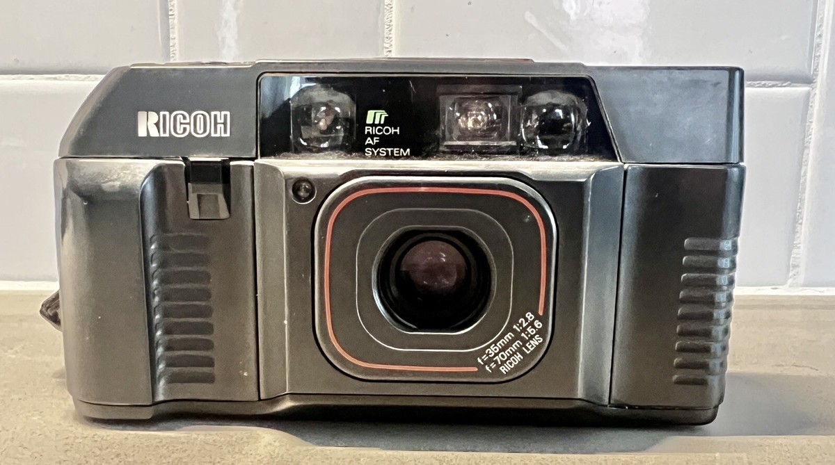 レトロなデザイン！　使いやすいフィルムカメラ　RICOH TF500 Ricoh TF-500 35mm Camera AF System Automatic Wide/Tele PARTS