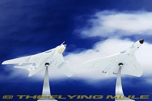 Corgi Avro Vulcan B.2 & Handley Page Victor B.2 V-Bomber Force 2 Plane Set 1963 - Picture 4 of 24