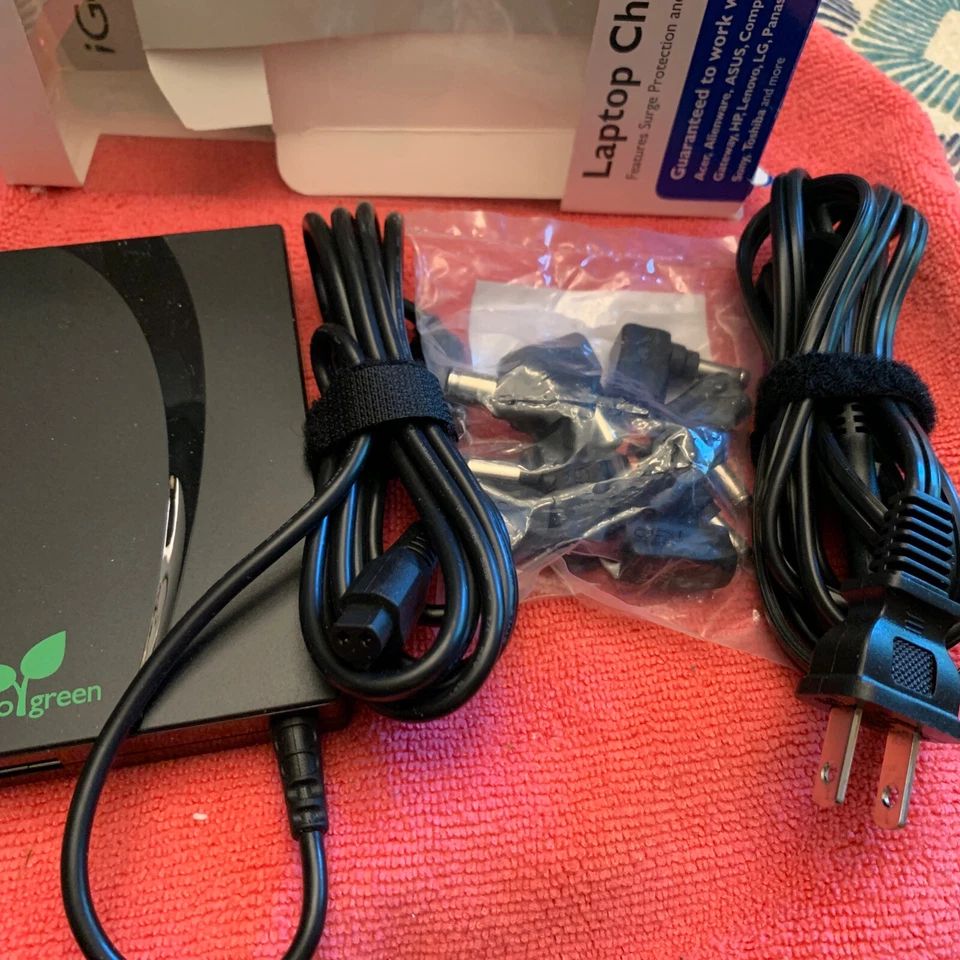 iGo Green Universal Laptop Charger 90W 41031 with 8 Tips - Image 2 of 2