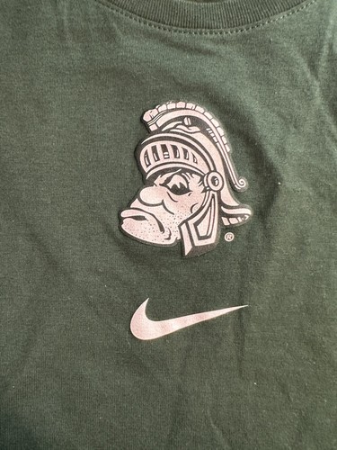NWOT Women’s Nike Michigan State Spartans Tshirt Long Sleeve Small Green - Picture 2 of 7