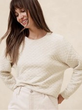 Banana Republic quilted long sleeve Sweatshirt in snow day off White size med