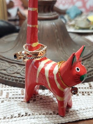 Goofy Cat Figurine Ring Holder Decor Balsa? Bright Colorful Red Yellow Grn Bell