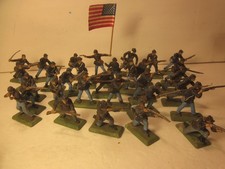 BRITAINS DEETAIL LOT/30 CIVIL WAR . UNION INFANTRY SOLDIERS W/FLAG.. UK MADE