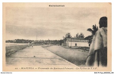 BAXP4-0366-MADAGASCAR - Majunga - Spaziergang Am Boulevard Poincaré - Der Pylon