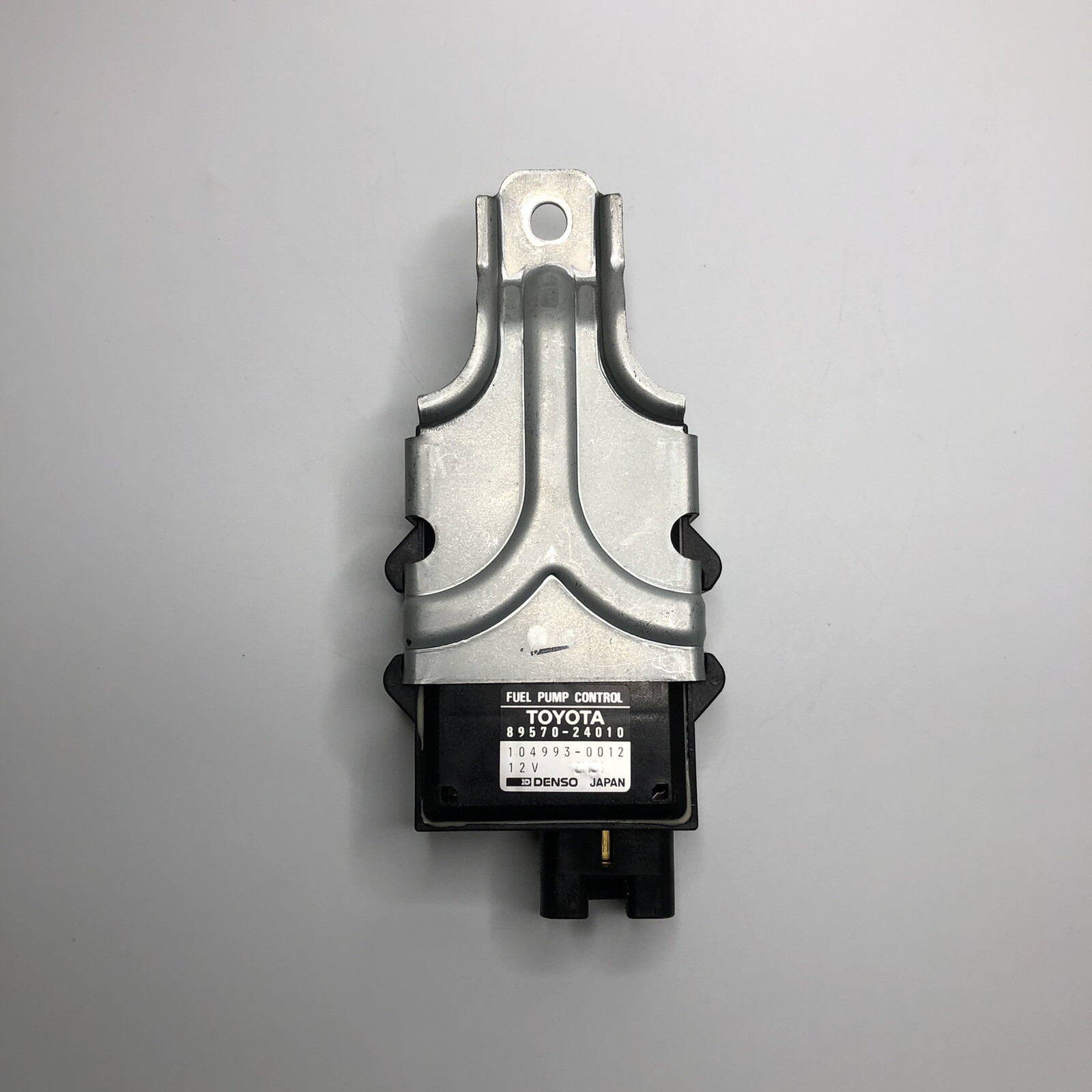 19922000 Lexus SC300 SC400 FUEL PUMP ECU CONTROL MODULE 8957024010