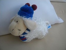 Stofftier Marke Nici Schaf jolly Mäh weiss mit Mütze Schall 14 cm Lang Top