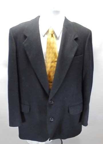Te presentamos algunas de las marcas que ofrecen trajes masculinos repletos  de lujo