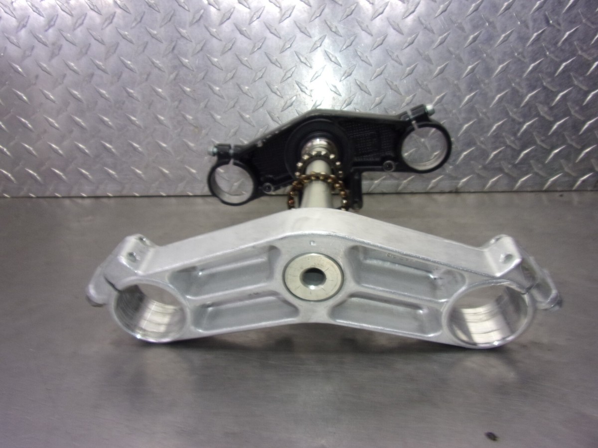 912 B KAWASAKI NINJA ZX600 ZZR 2006 OEM TRIPLE TREE | eBay
