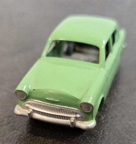 LESNEY MATCHBOX MOKO #43 HILLMAN MINX GREEN w BOX UNPLAYED WITH VERY NICE - Picture 8 of 12