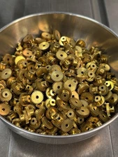 QTY 1 TRADESHIP 64 PITCH BRASS PINION GEAR 28 TEETH TOOTH SLOT CAR .091” BORE