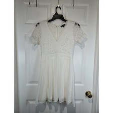 Women's sz M Lulus White Short Sleeved Dress Lined Lace Top Bridal Shower