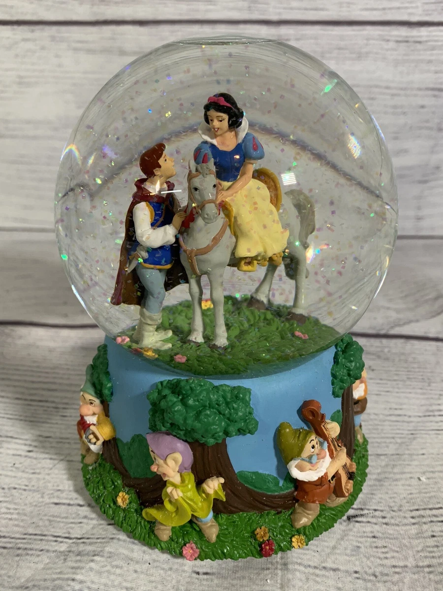 Disney Snow White & Seven Dwarfs Snowglobe, New