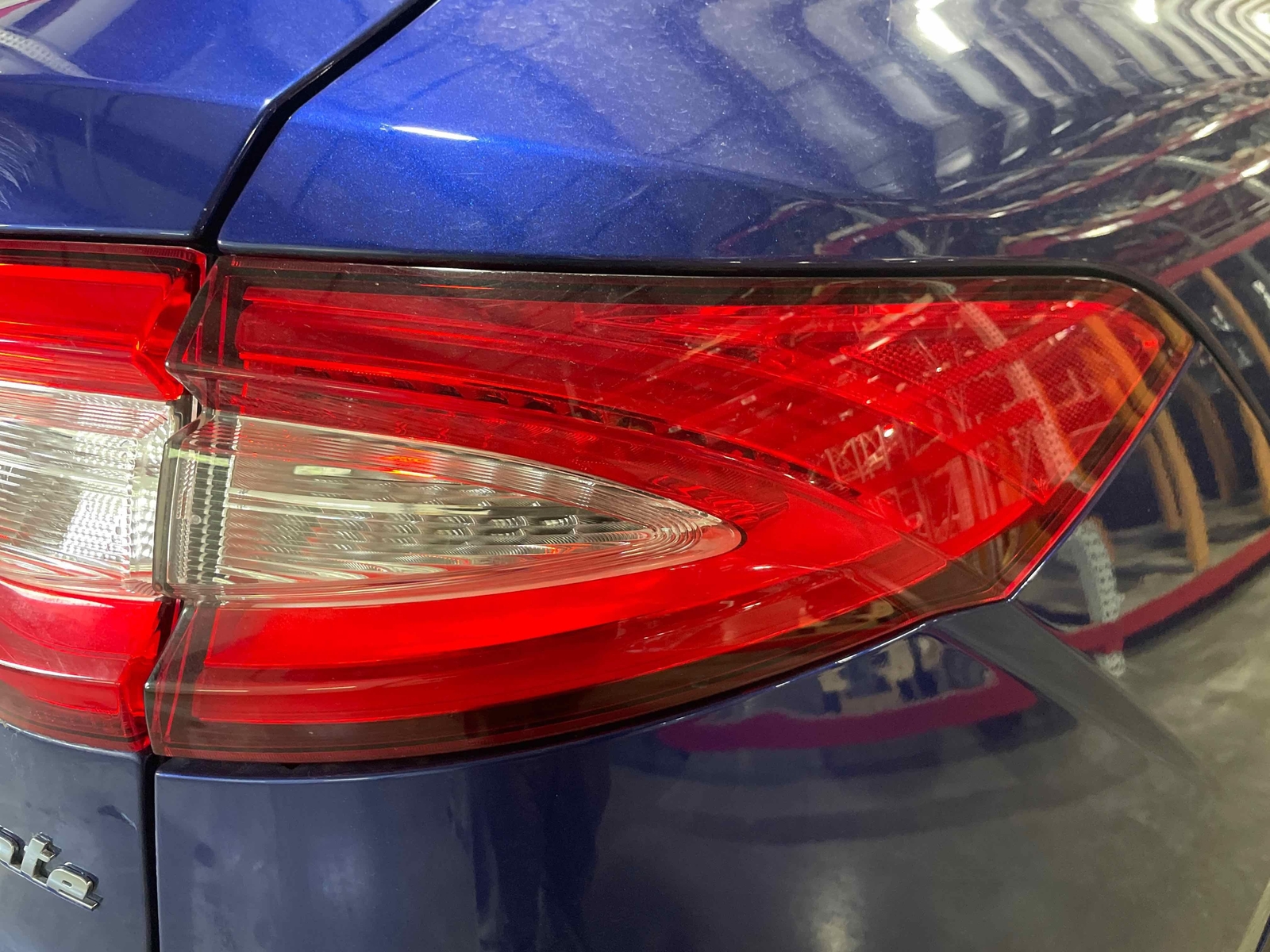 2017 Maserati Levante Taillight Lamp Passenger Right Quarter Mount OEM 20670202