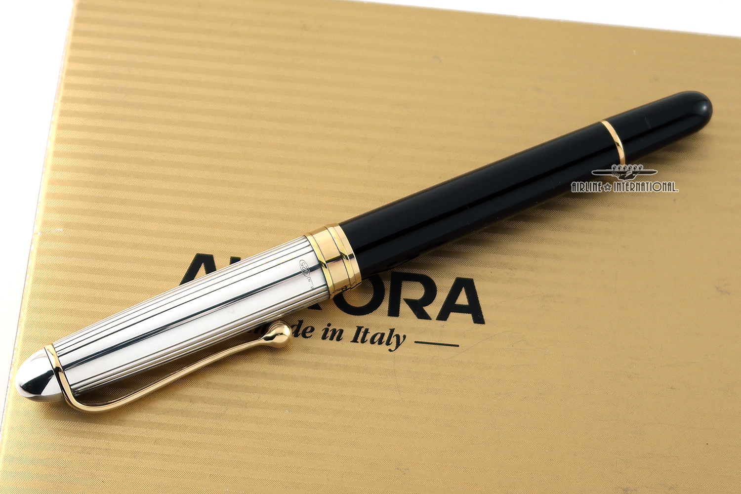 AURORA ARGENTO MASSICCIO ボールペン Aurora 88 Argento Massiccio .925 Silver/Black Resin Fountain Pen