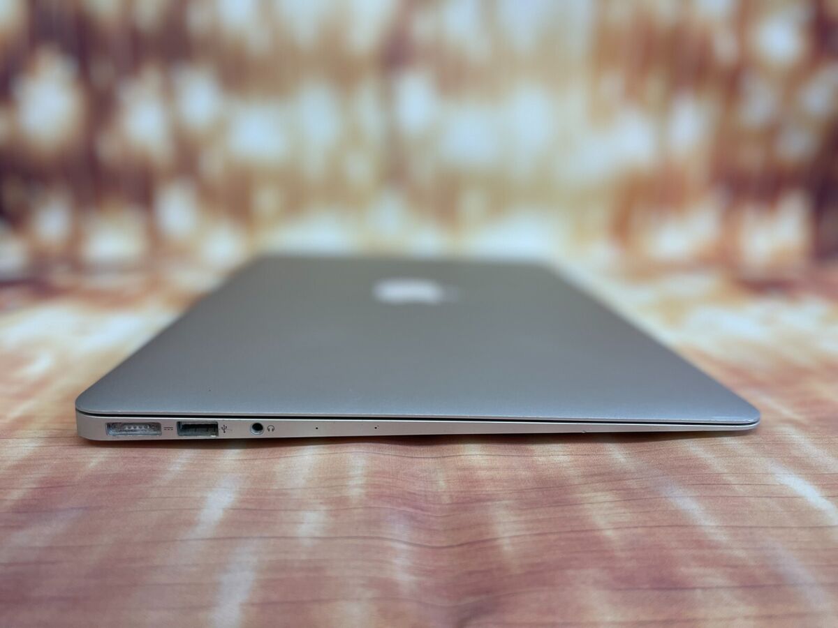 2017 Apple Macbook Air 13 2017 Apple Macbook Air 13
