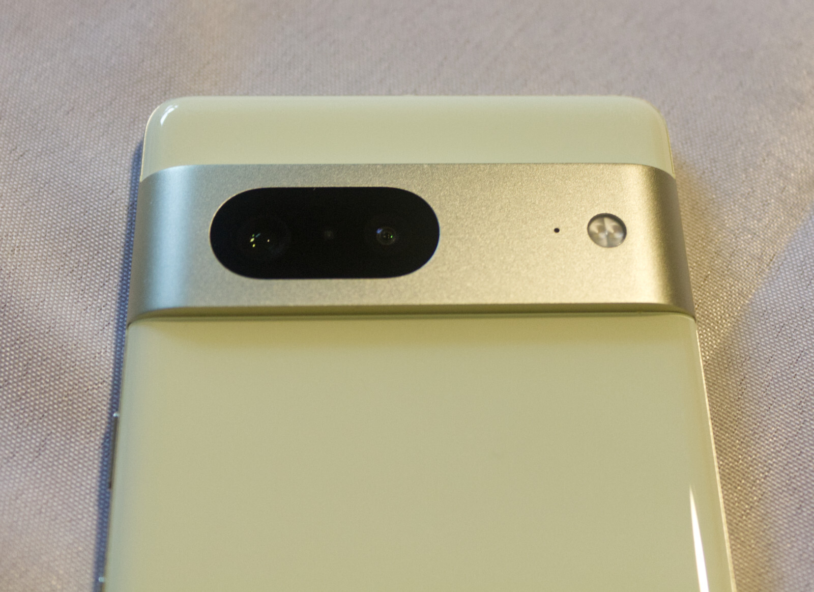 *Degoogled* Unlocked Google Pixel 7 (GVU6C) 128GB Lemongrass