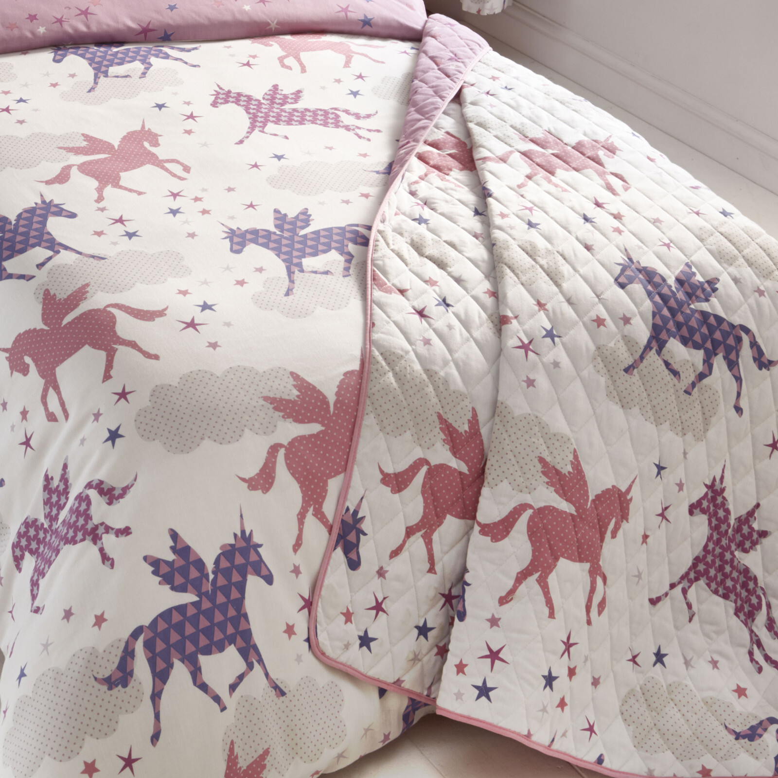 Divine Unicorn Childrens Bed Throw 150cm x 200cm