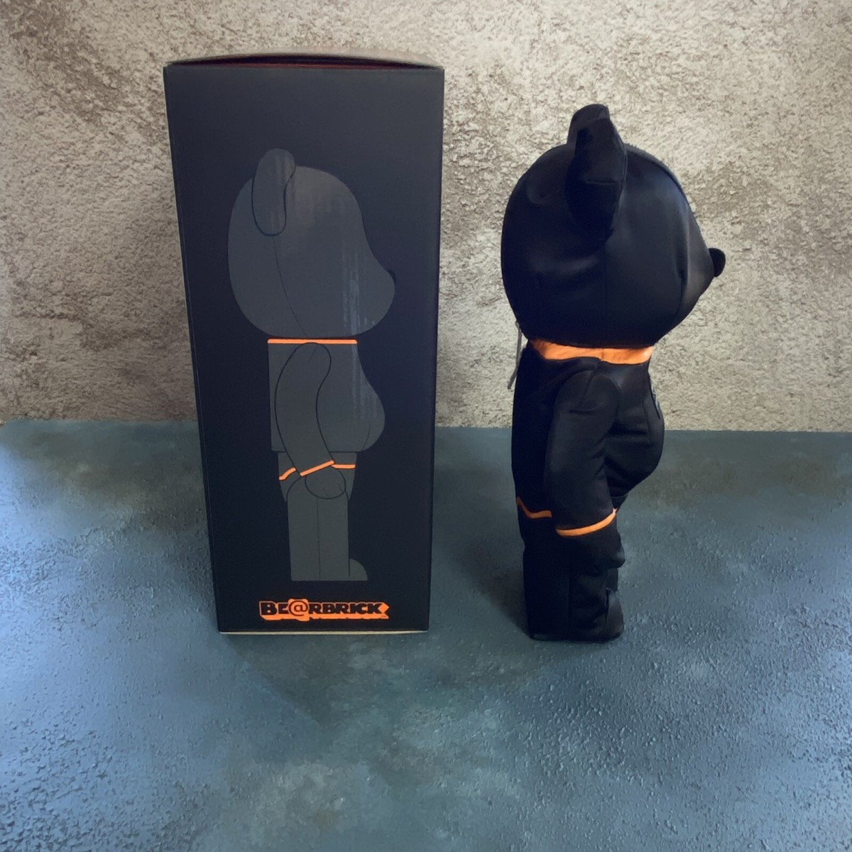 Brand New, Unused PORTER BE@RBRICK 400% Black MEDICOM TOY Brand New, Unused PORTER BE@RBRICK 400% Black MEDICOM TOY