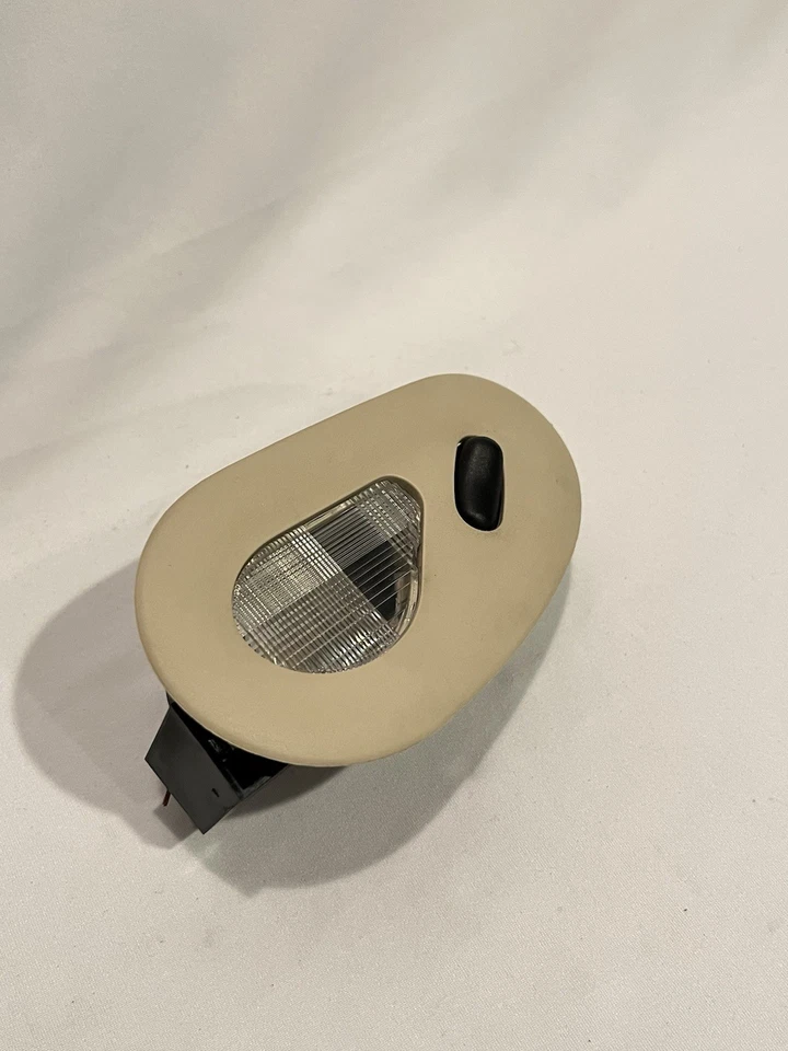 97-02 Ford Expedition & 00-05 Excursion Rear Right Dome Light Lamp Beige OEM✅ - Image 2 of 4
