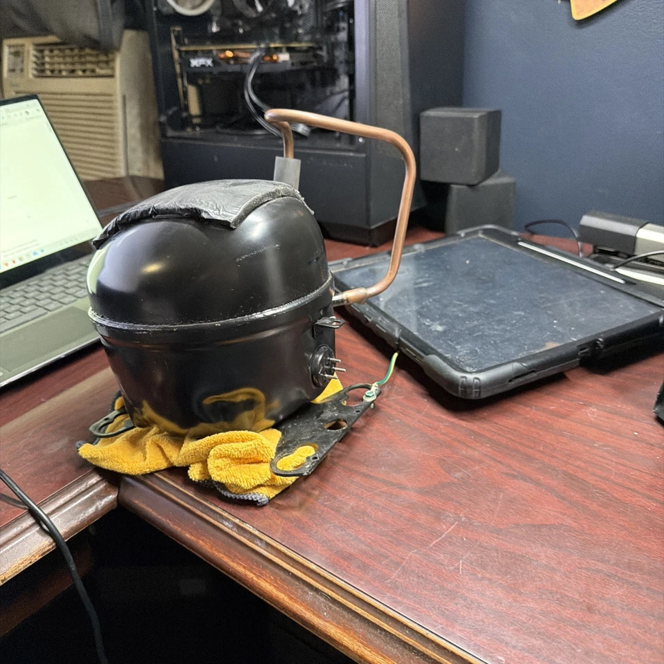 Compressor de Geladeira Embraco EM3Z70HLT 115–127V 60Hz – NOVO Caixa Aberta – R134a - Imagem 3 de 4