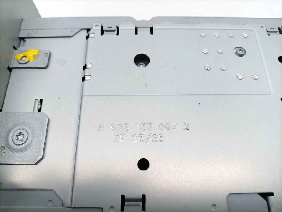 1K0035186AD SISTEMA AUDIO / RADIO CD / 648528 PARA VOLKSWAGEN JETTA 165/167 - Imagen 4 de 4