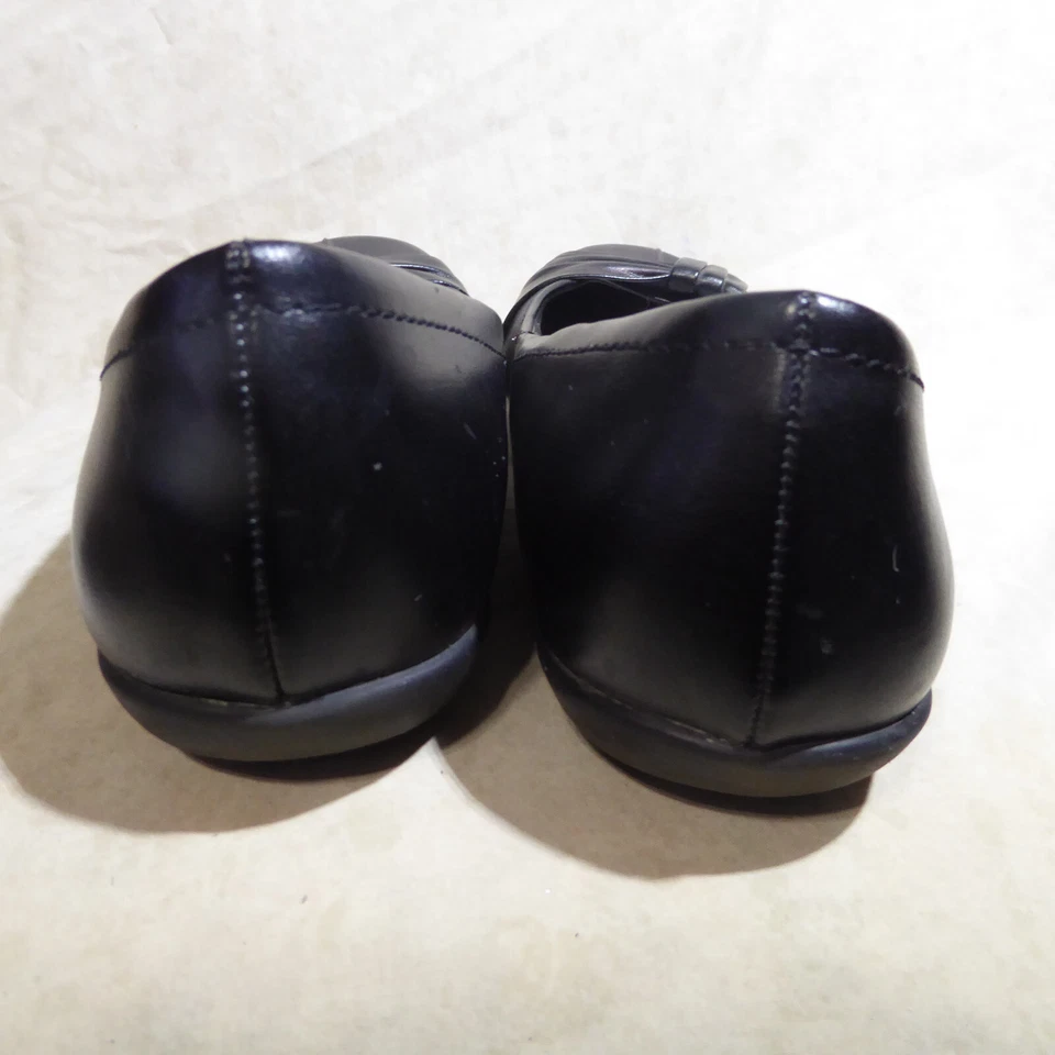 🩰 Zapatos planos de ballet Hot Kiss talla 9 M cuero sintético negro; detalles de correa acanalada Foto 3 de 4