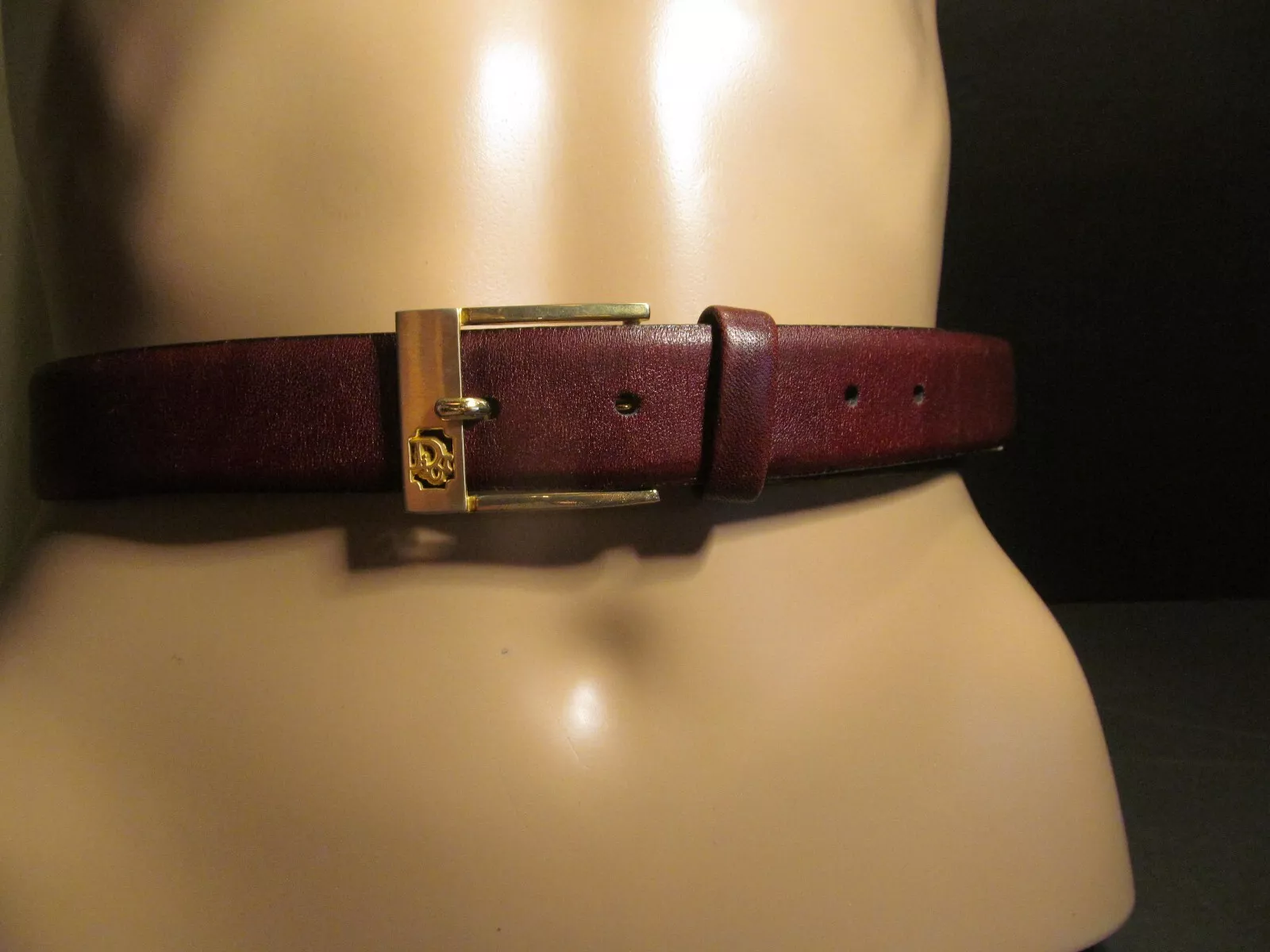 Christian Dior rare ancien sang de bœuf, dessus cuir véritable et doublé daim 