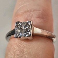 18ct White Gold Diamond Engagement Ring Size K+