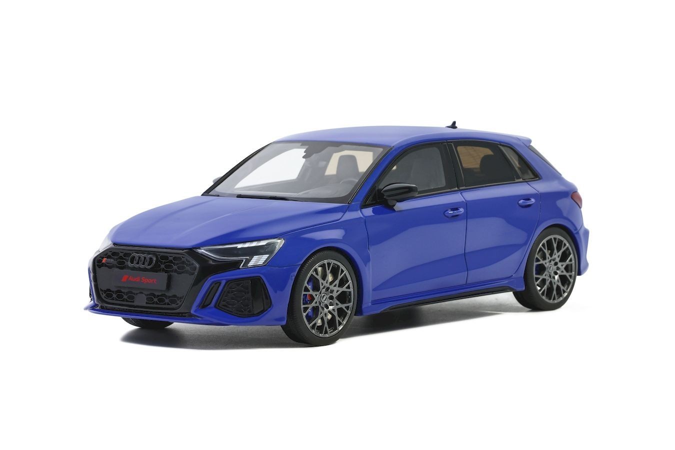 Audi RS3 Sportback Performance 2022 GT Spirit GT884 voiture miniature 1:18 bleu