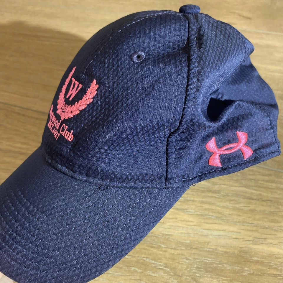 Gorra Westwood Club Richmond Virginia Under Armour rosa bordado azul Foto 2 de 4