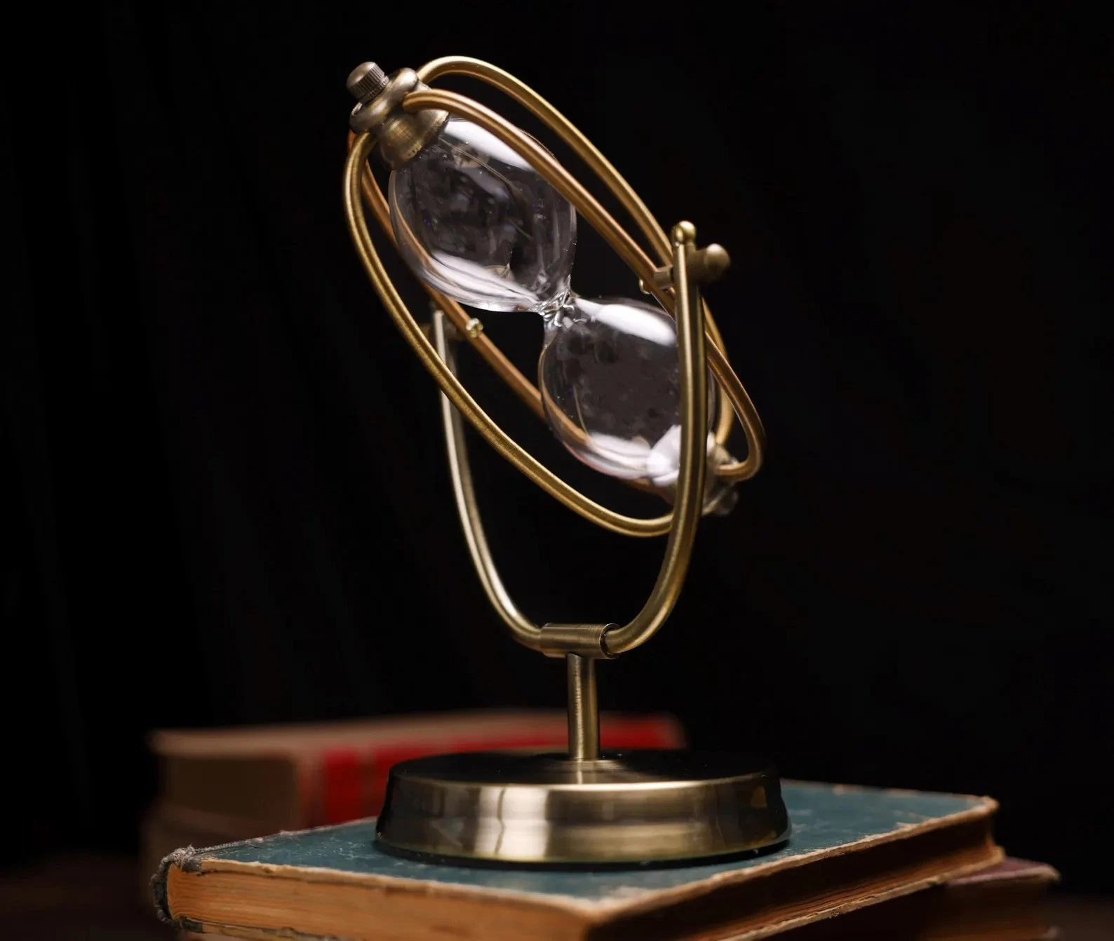 Custom Engraving Rotatable Metal Empty Hourglass- 15 Minutes Sand Clock Timer
Opens in a new window