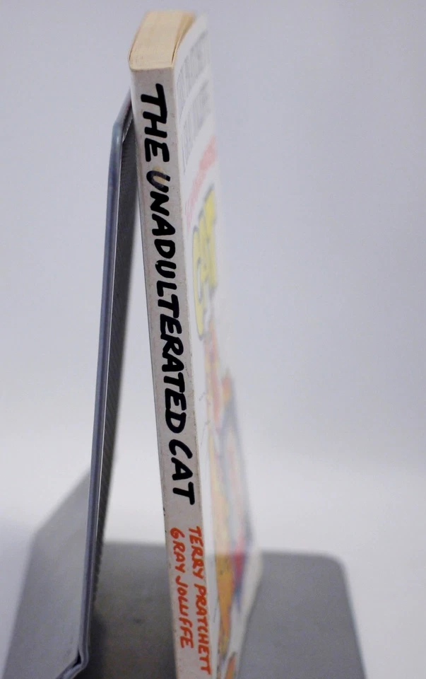 * Rare Signed * Terry Pratchett & Gray Jolliffe The Unadulterated Cat 1992 - Image 3 of 4