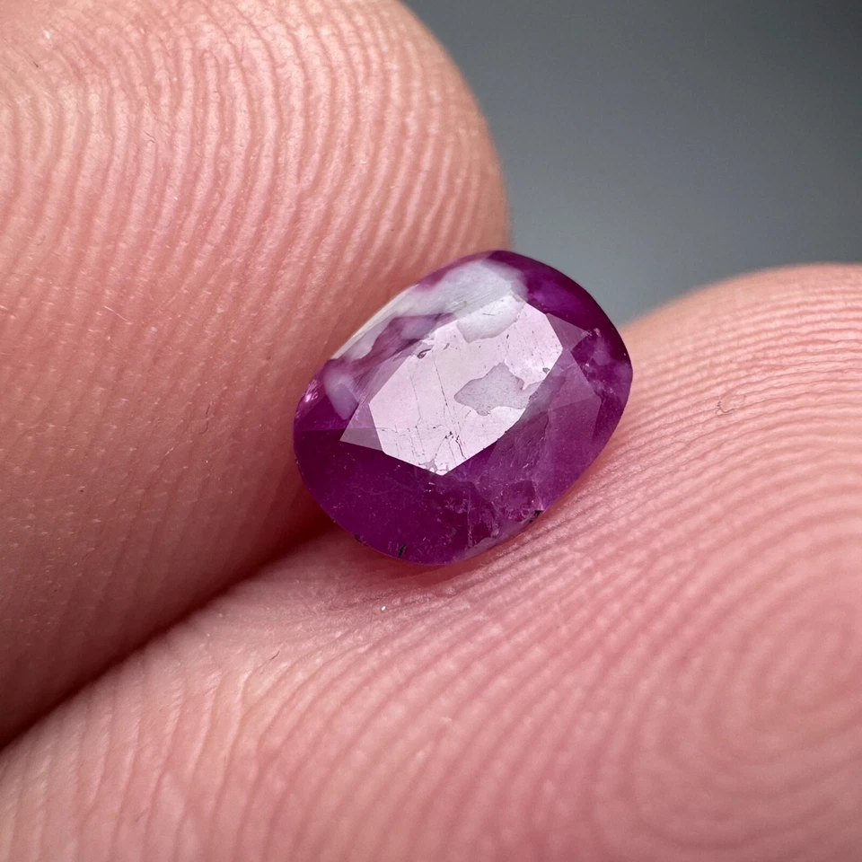 0.95 Carat Amazing Faceted Ruby Combined with Calcite From Jegdalek Afghanistan - Image 3 of 4