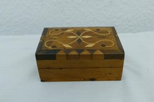 Holz Truhe massiv Intarsien Sehr schön