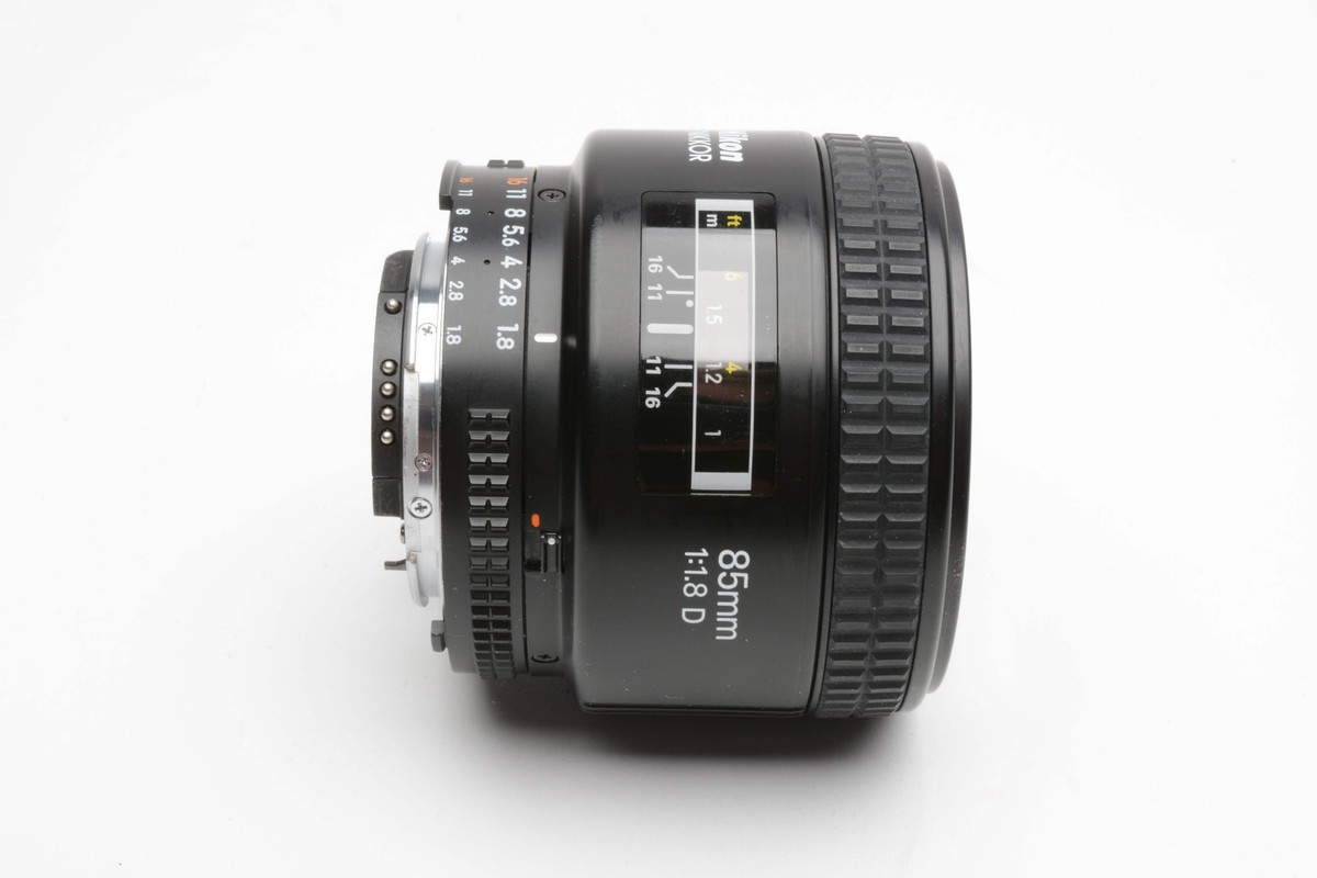 PT　Nikon AF NIKKOR 85mm F1.8　HN-23 Near MINT w/ HN-23 Hood】 Nikon AF Nikkor 85mm F1.8 D