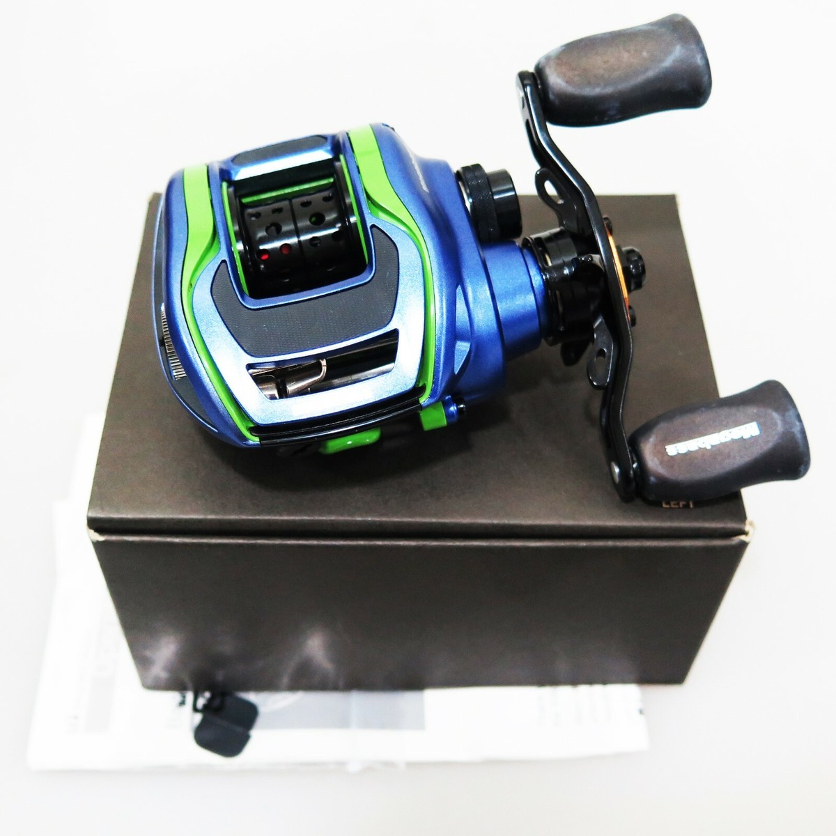 メガバス　FX68L メガバス FX 68 L 左ハンドル（ベイトリール) - 釣具の