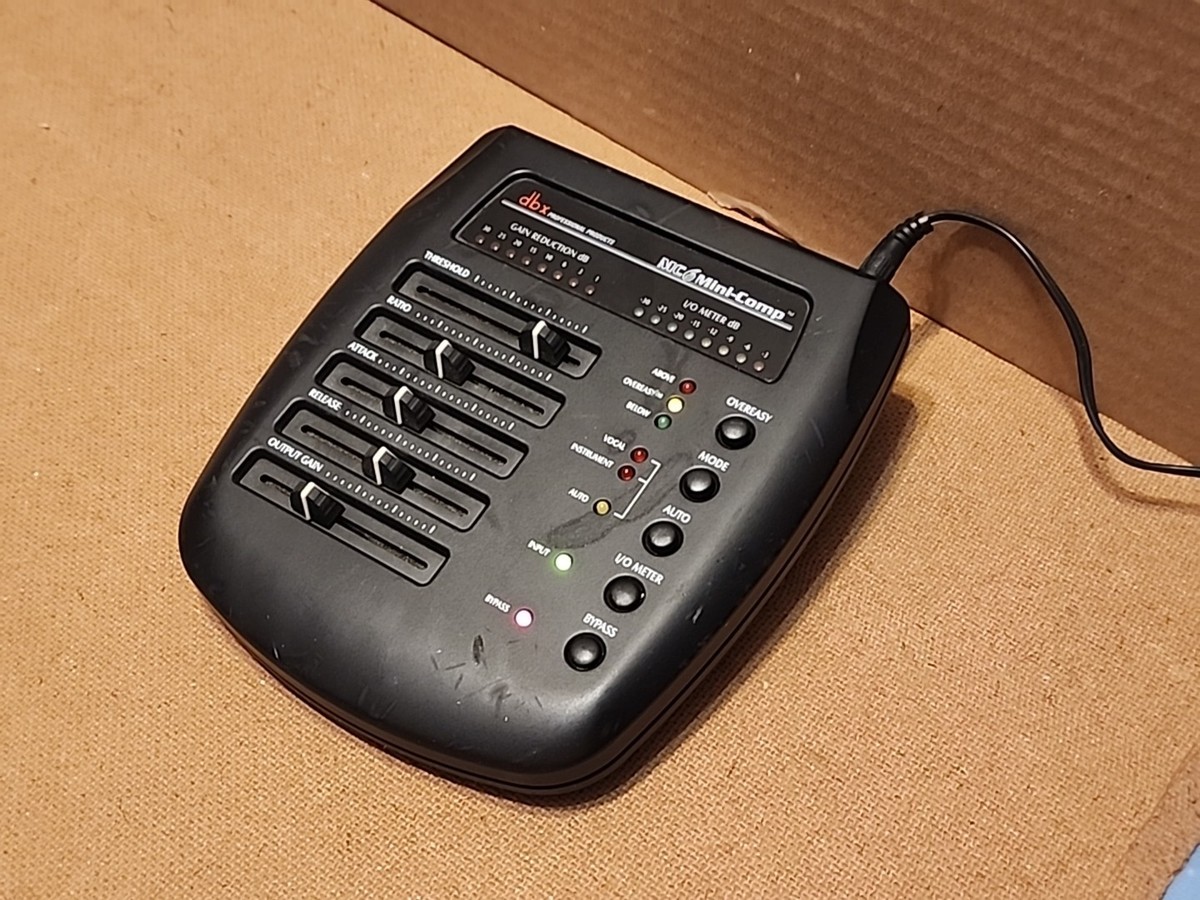 ベース dbx mc6 mini-comp dbx Professional Products MC6 Mini-Comp DBX Desktop